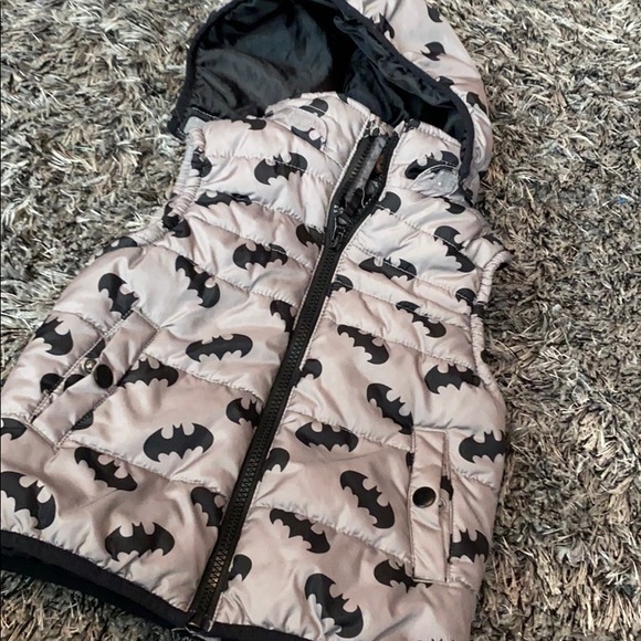 H&M Other - H&M boys 2-3 years Batman vest detachable hood.